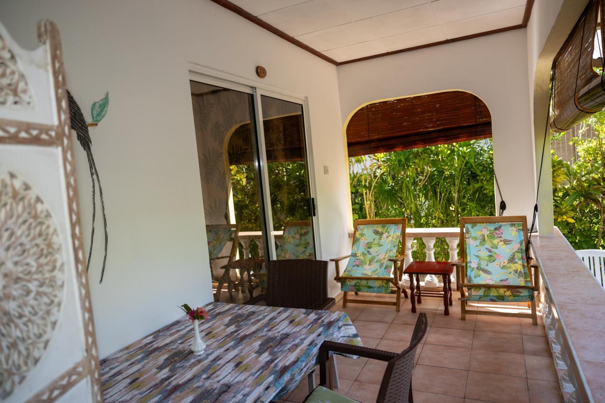 Pension Hibiscus La Digue Exterior foto